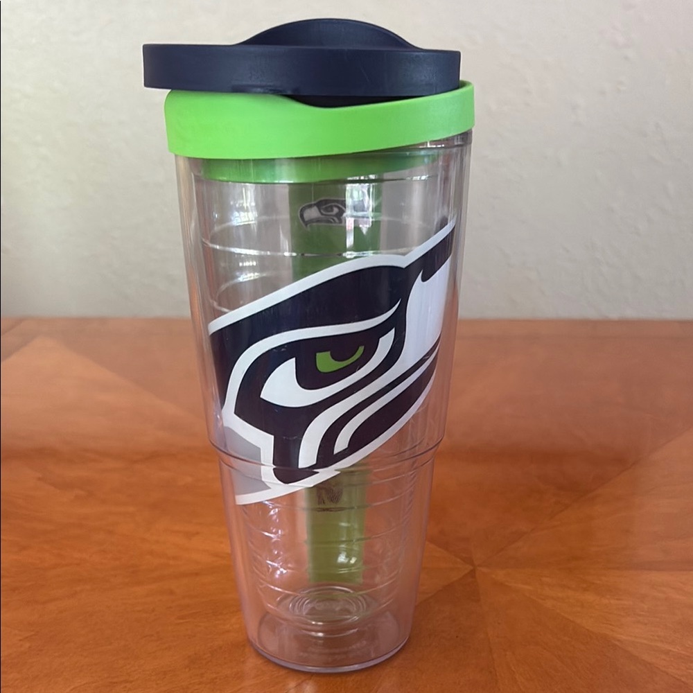 Seattle Seahawks 24 oz Tervis Tumbler with 2 Lids- Action Green & Navy